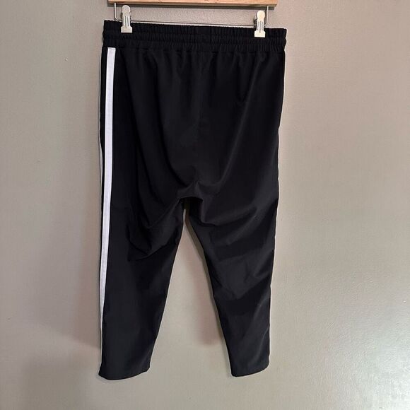 Lorna Jane Side Tracked Active Cropped Jogger - Picture 3 of 6